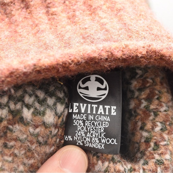 Levitate women’s cowl neck sweater size Small green brown pattern - Picture 8 of 10